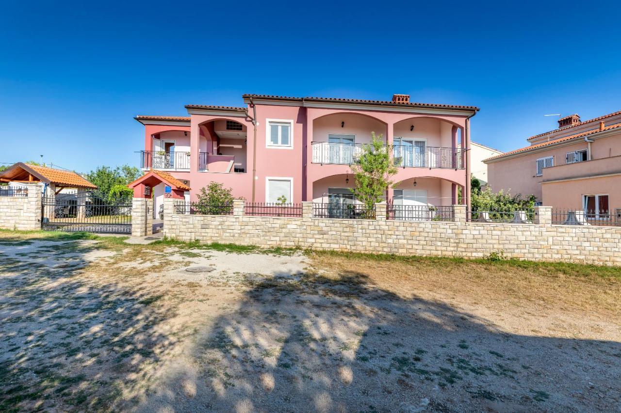 Apartman Vera Pula Bagian luar foto