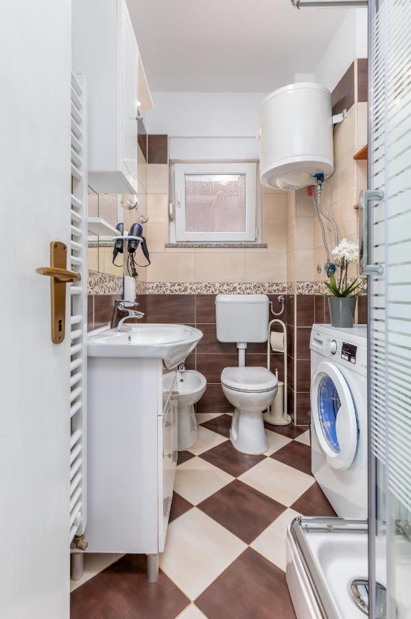 Apartman Vera Pula Bagian luar foto