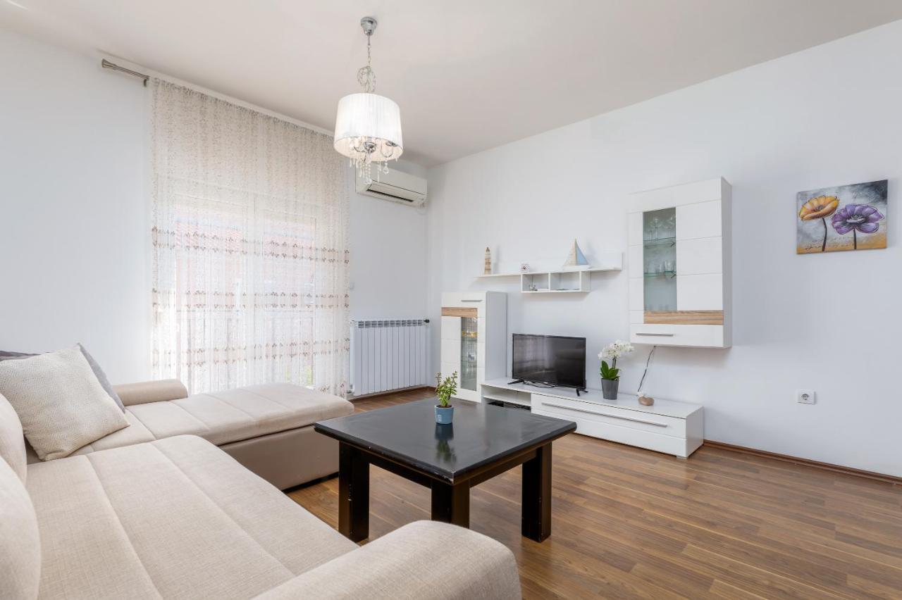 Apartman Vera Pula Bagian luar foto