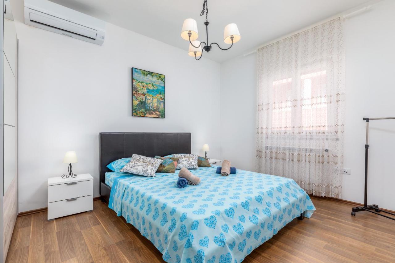 Apartman Vera Pula Bagian luar foto