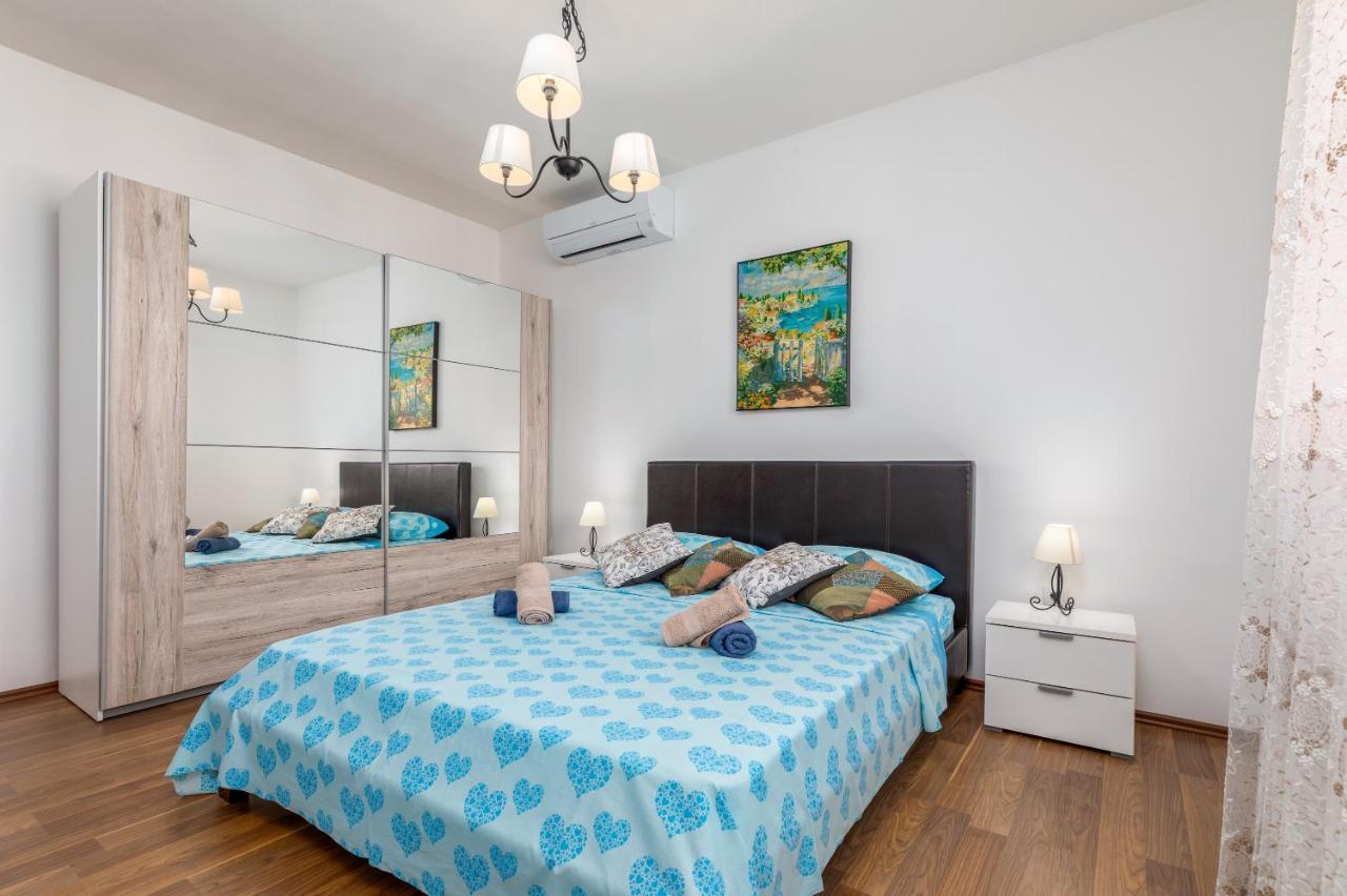 Apartman Vera Pula Bagian luar foto
