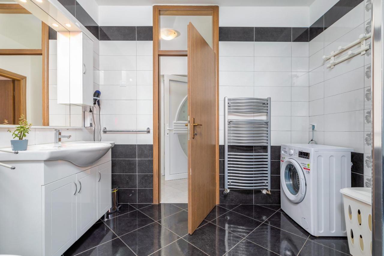 Apartman Vera Pula Bagian luar foto