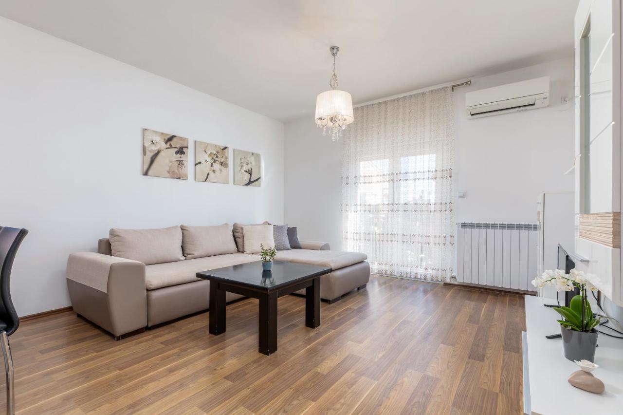 Apartman Vera Pula Bagian luar foto