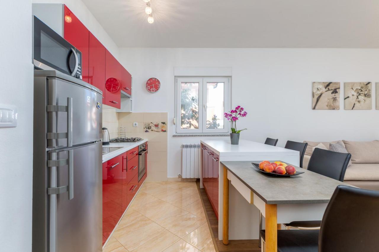Apartman Vera Pula Bagian luar foto