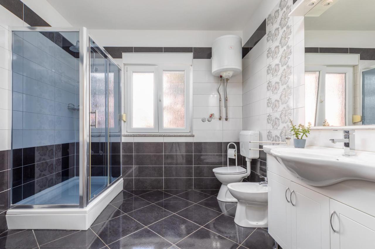 Apartman Vera Pula Bagian luar foto
