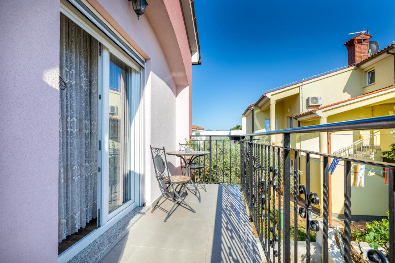 Apartman Vera Pula Bagian luar foto