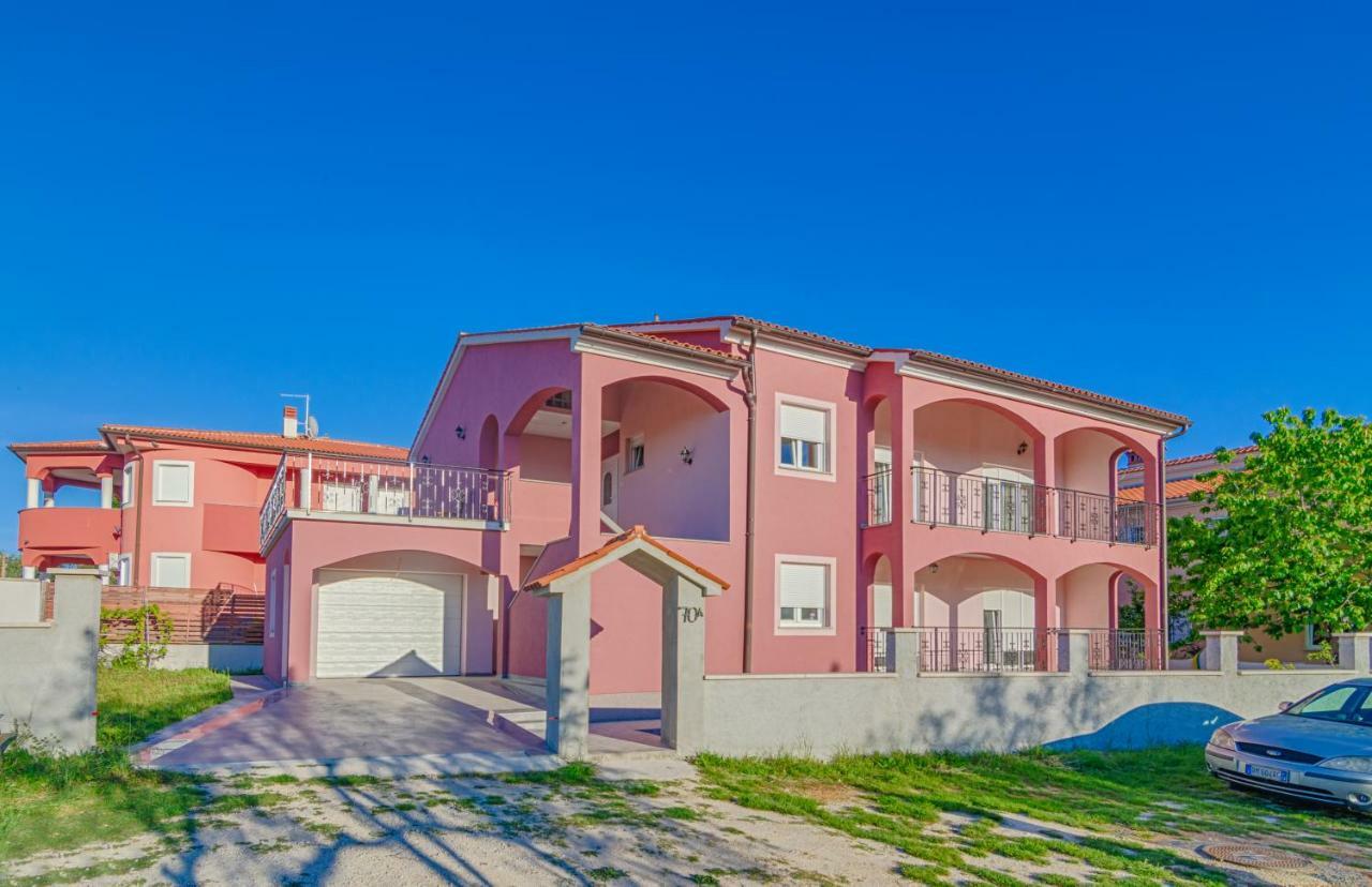 Apartman Vera Pula Bagian luar foto